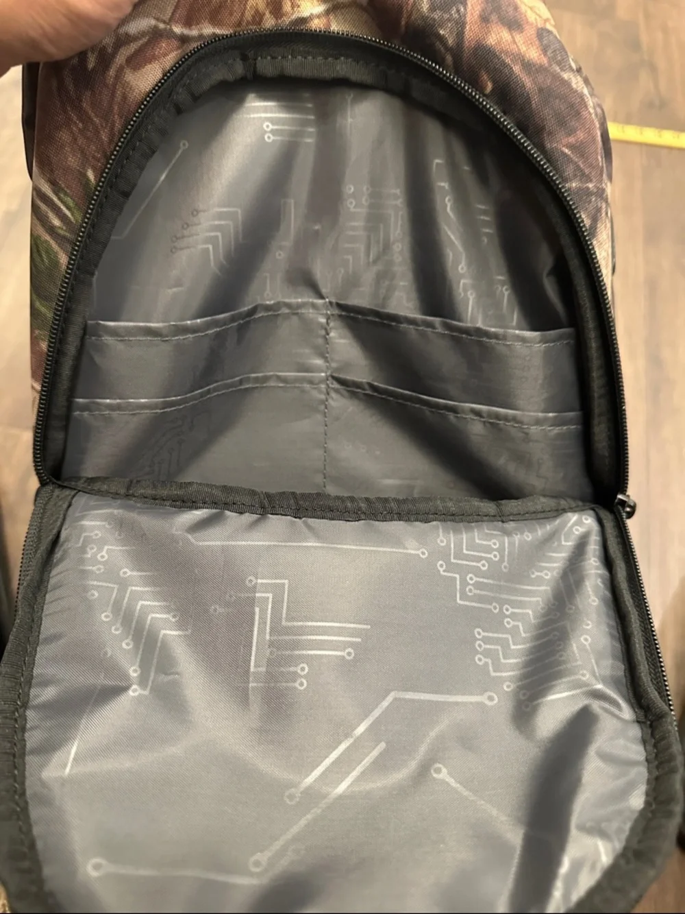 BLADE SE Camouflage Multi-Purpose Travel Duffle Bag with Shoulder Strap